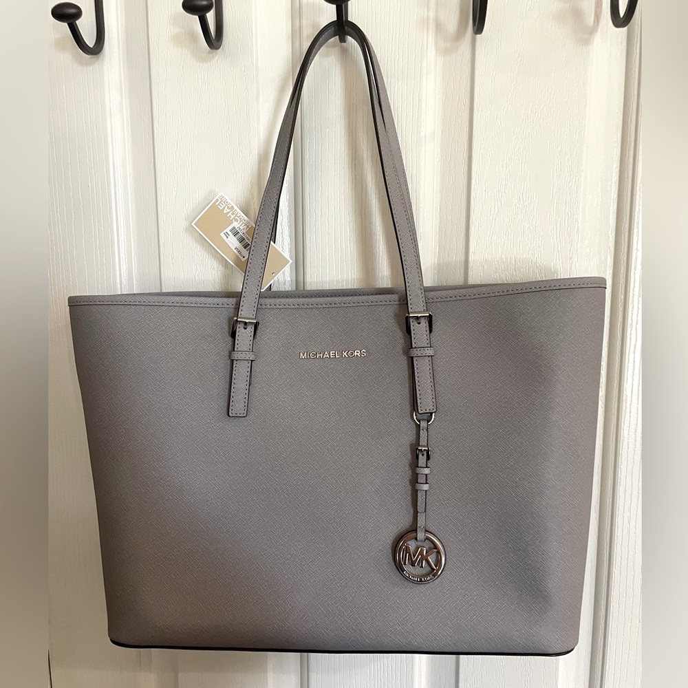NWT Michael Kors Jet Set Travel Bag